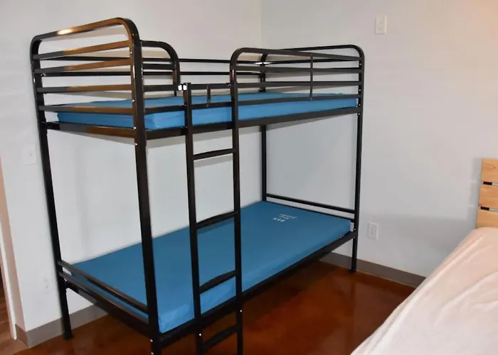Bunkhouse 5B With Shady Porch